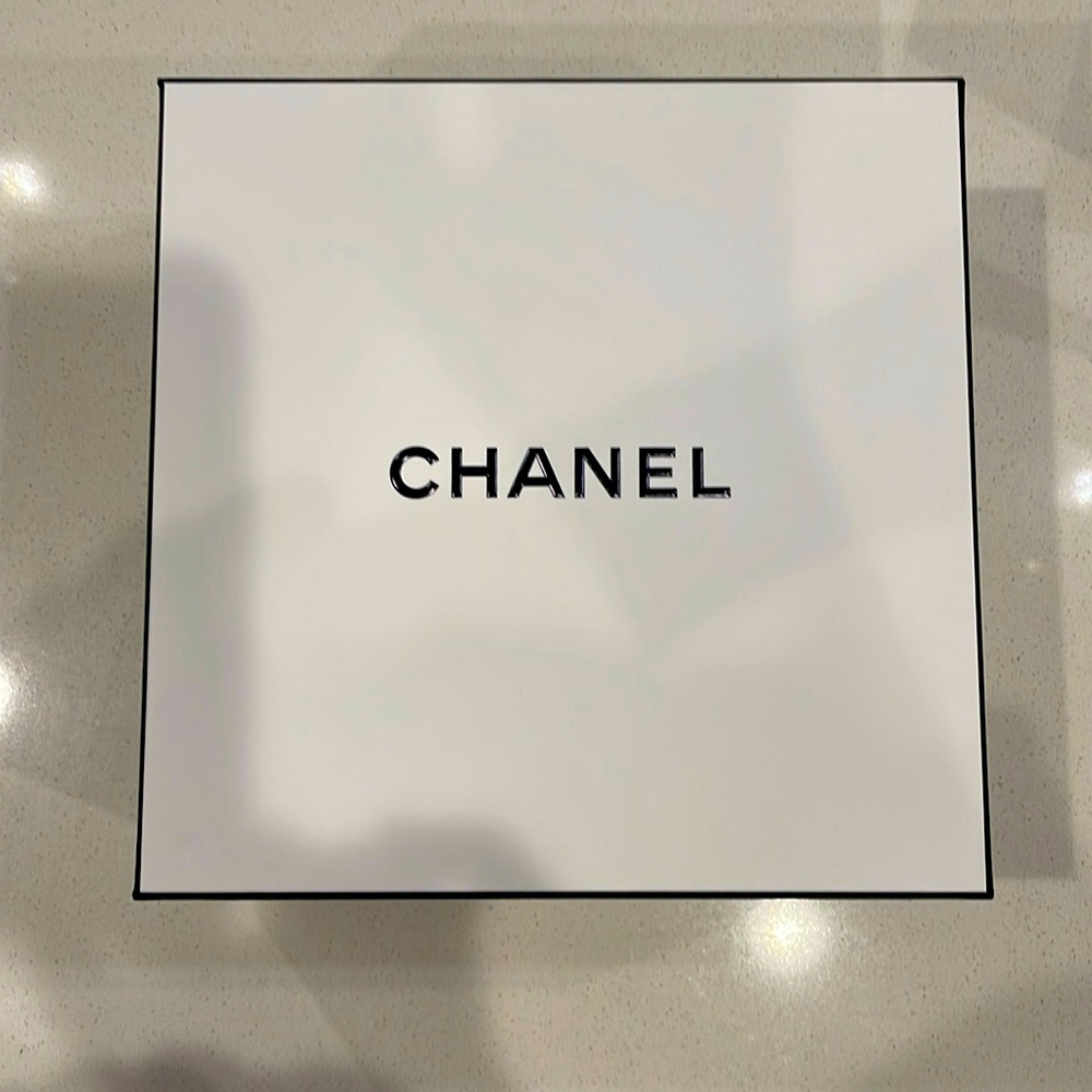 Chanel box